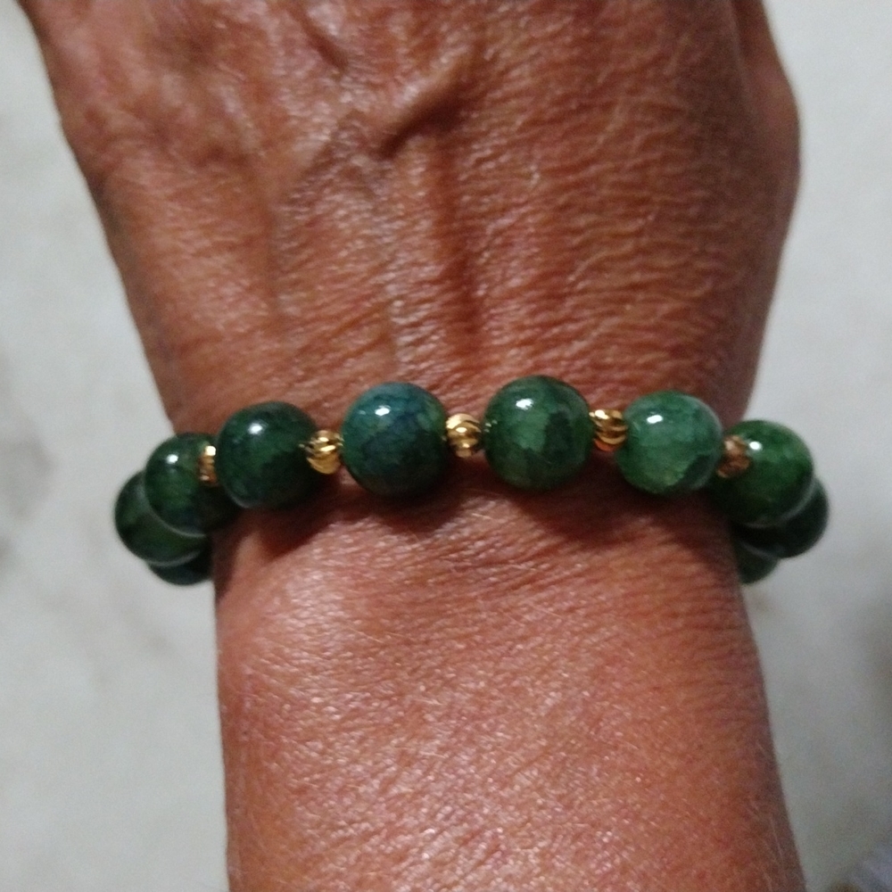 Beautiful emerald beads bracelet.